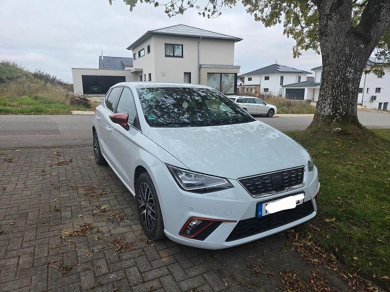 Weiß Gebraucht 2019 Seat Ibiza Beats Kleinwagen | 13.000 € (Fairer Preis) - Bild 1/4
