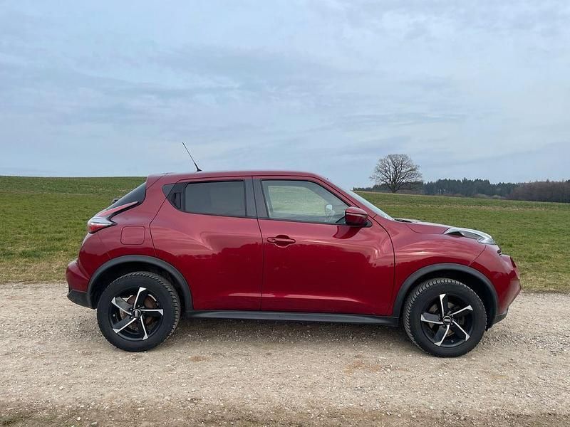 Gebraucht Nissan Juke 116 PS (85 kW) 2016 Rot SUV