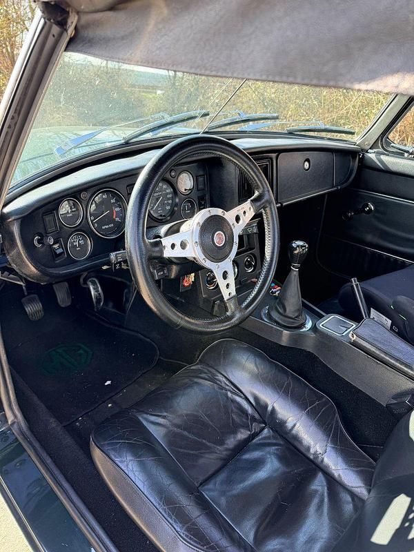 Second-hand MG B 95 CP (69 kW) 1977 Verde Cabrio