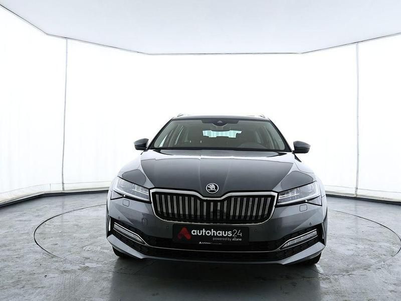 Gebraucht Skoda Superb Style 218 PS (160 kW) 2021 Grau Kombi