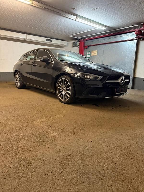 Schwarz Gebraucht 2020 Mercedes CLA180 Limousine | 22.900 € (Superpreis) - Bild 1/4