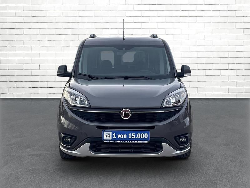 Gebraucht Fiat Doblò Trekking 120 PS (88 kW) 2022 Grau metallic Van / Kleinbus