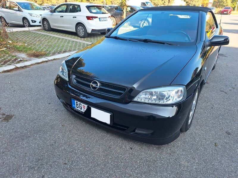 Schwarz Gebraucht 2002 Opel Astra Cabriolet Cabrio | 4.700 € (Teuer) - Bild 1/4