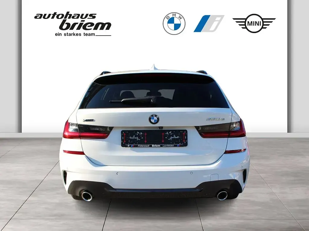 Gebraucht BMW 330 M Sport 252 PS (185 kW) 2021 Weiß Kombi