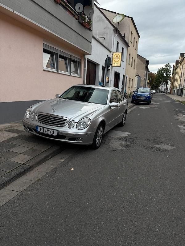 Gebraucht Mercedes E320 204 PS (150 kW) 2005 Grau Limousine