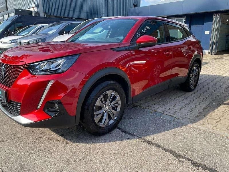 Gebraucht Peugeot e-2008 Active 100 kW (136 PS) 2021 Elixier rot met. SUV