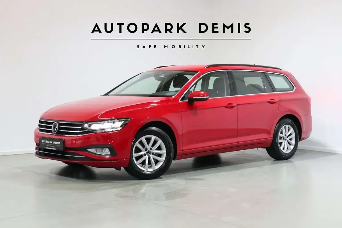 Gebraucht VW Passat Business 122 PS (89 kW) 2023 Rot Kombi