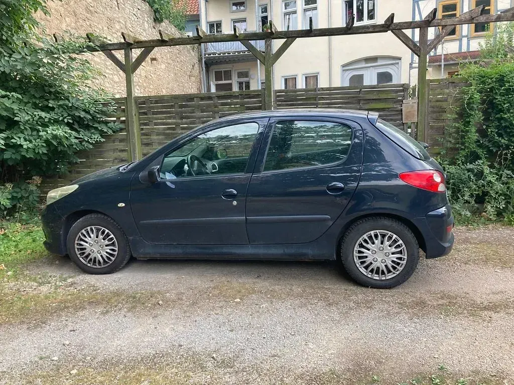 Gebraucht Peugeot 206 60 PS (44 kW) 2009 Schwarz Limousine