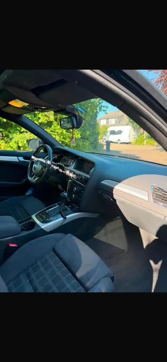 Gebraucht Audi A4 140 PS (102 kW) 2013 Schwarz Kombi