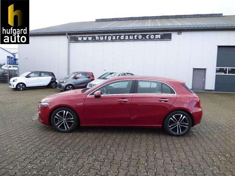 993 patagonienrot Gebraucht 2023 Mercedes A200 Advanced Plus Limousine | 28.395 € (Guter Preis) - Bild 1/4