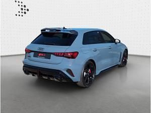 Neu Audi RS3 Premium 400 PS (294 kW) 2026 Grau (kemoragrau metallic) Limousine