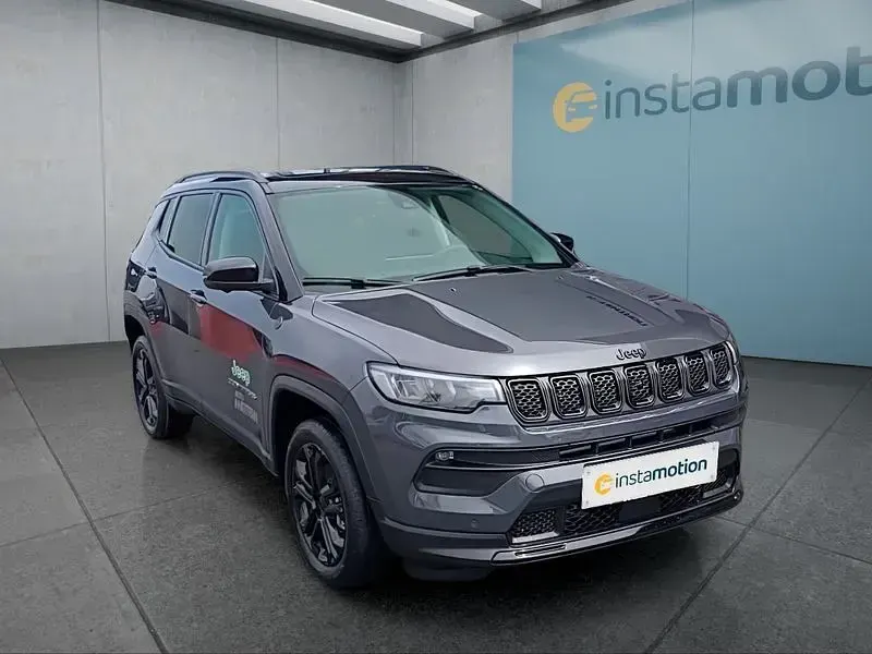 Occasion Jeep Compass North 131 ch (96 kW) 2025 Gris SUV