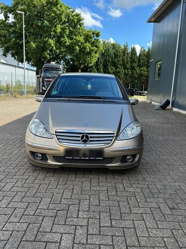 Gold Gebraucht 2005 Mercedes A180 Kleinwagen | 1.850 € (Guter Preis) - Bild 1/4