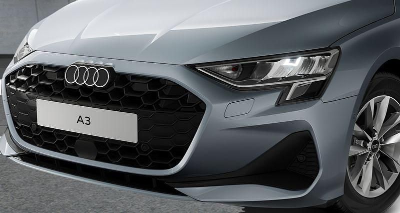 Grau Gebraucht 2024 Audi A3 Sportback Kleinwagen | 32.199 € (Fairer Preis) - Bild 1/4
