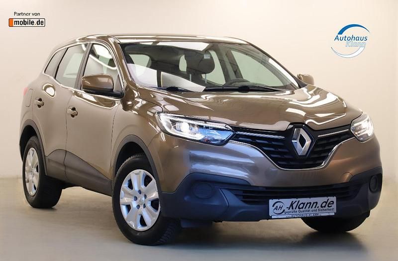 Braun Gebraucht 2017 Renault Kadjar Life SUV | 9.999 € (Guter Preis) - Bild 1/4