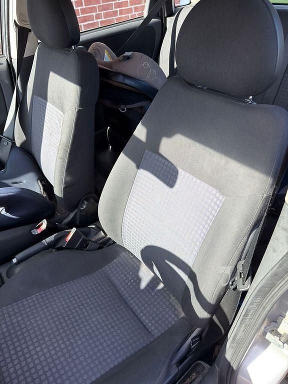 Gebraucht Opel Corsa 80 PS (58 kW) 2005 Silber Kleinwagen