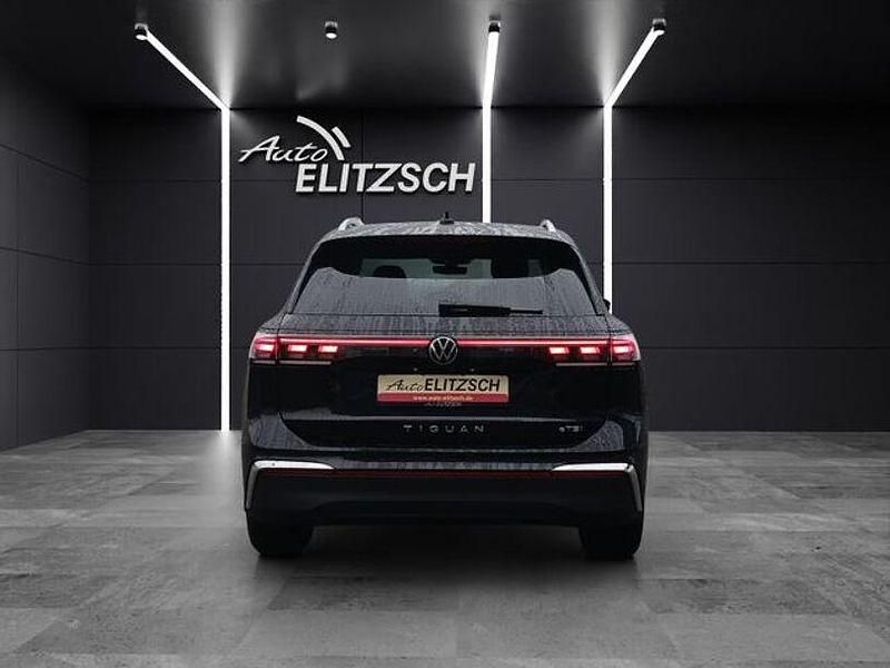 Gebraucht VW Tiguan Elegance 150 PS (110 kW) 2024 Deep black perleffekt SUV
