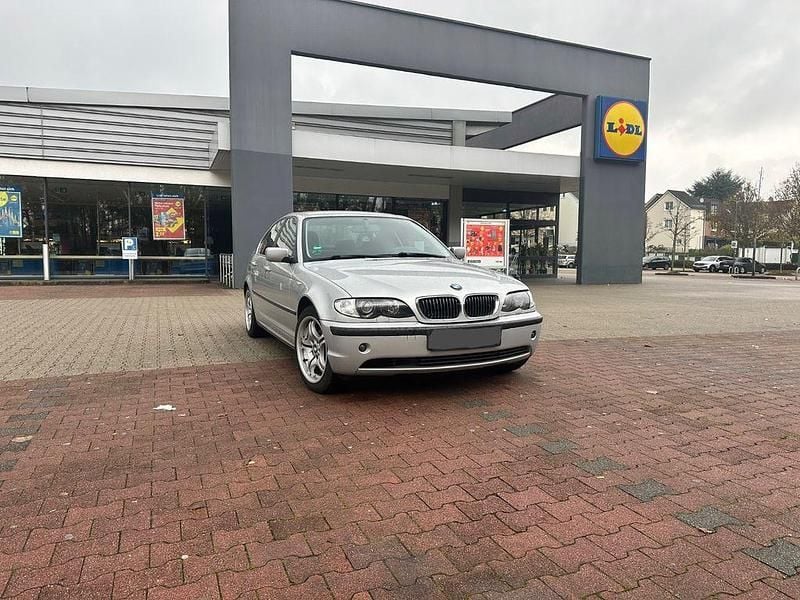 Second-hand BMW 320 170 CP (125 kW) 2001 Argintiu Berlinǎ