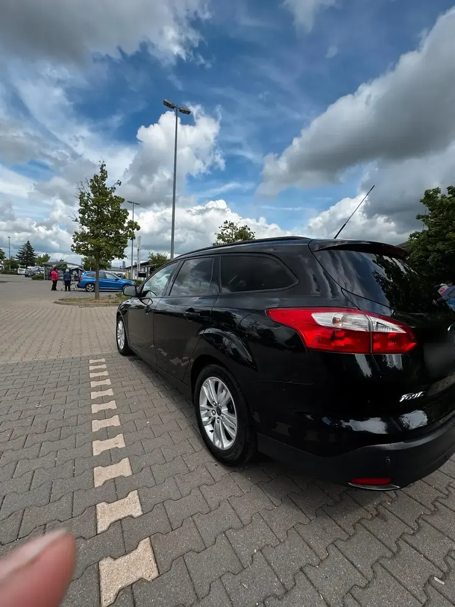 Gebraucht Ford Focus 115 PS (84 kW) 2011 Schwarz Kombi