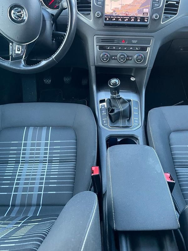 Gebraucht VW Golf VII 110 PS (80 kW) 2015 Blau Limousine