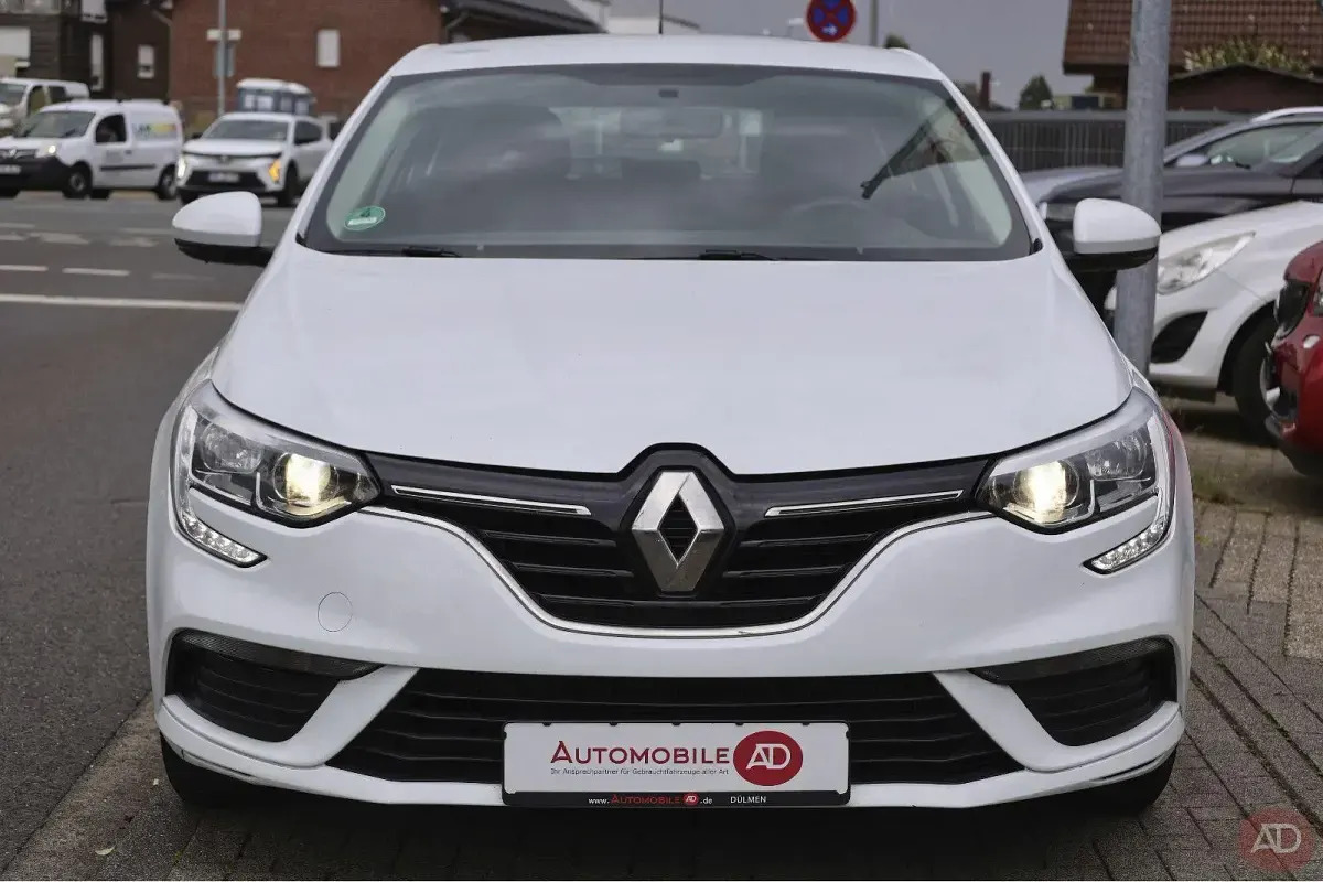 Gebraucht Renault Mégane GrandTour Life 101 PS (74 kW) 2018 Weiß Kombi