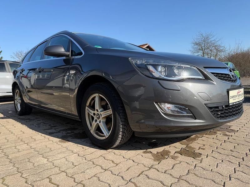 Gebraucht Opel Astra Innovation 179 PS (131 kW) 2012 Grau Kombi