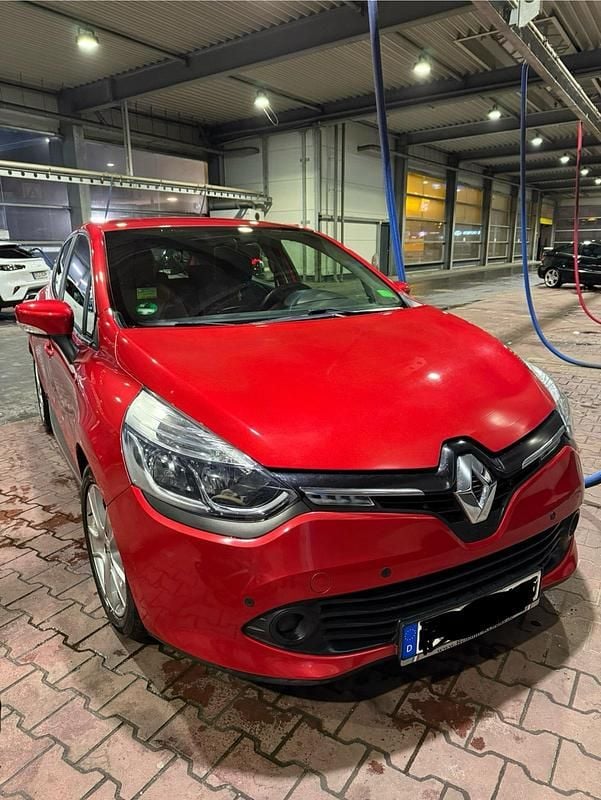 Rot Gebraucht 2015 Renault Clio IV Dynamique Kleinwagen | 8.500 € (Guter Preis) - Bild 1/4