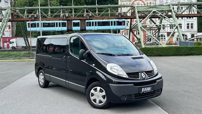 Schwarz Gebraucht 2012 Renault Trafic Van | 9.890 € (Fairer Preis) - Bild 1/4