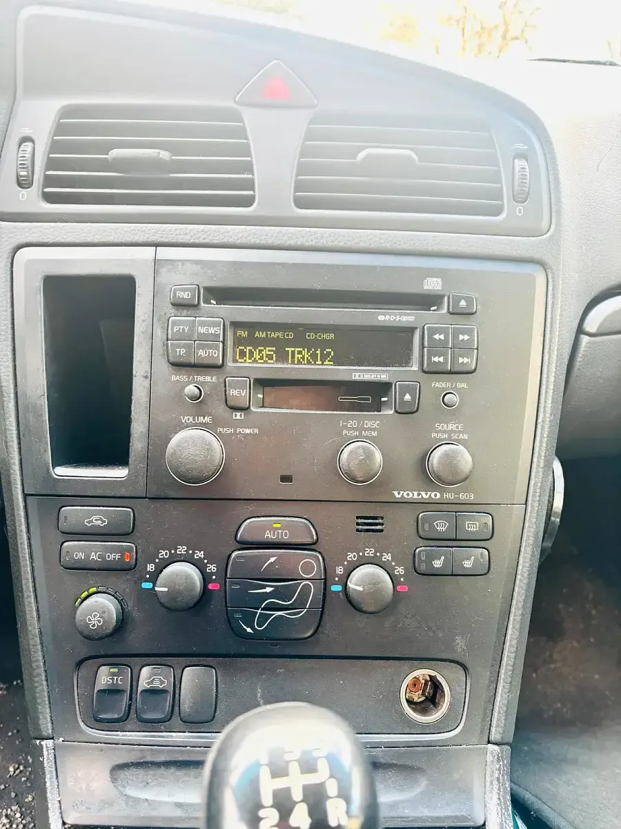 Używany Volvo V70 100 KM (73 kW) 2004 Czarny Kombi