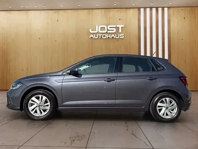 Gebraucht VW Polo Style 95 PS (69 kW) 2023 Grau Kleinwagen