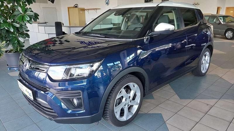 Dunkelbl. metal. dach weiß Gebraucht 2020 Ssangyong (KGM) Tivoli Crystal SUV | 13.600 € - Bild 1/4