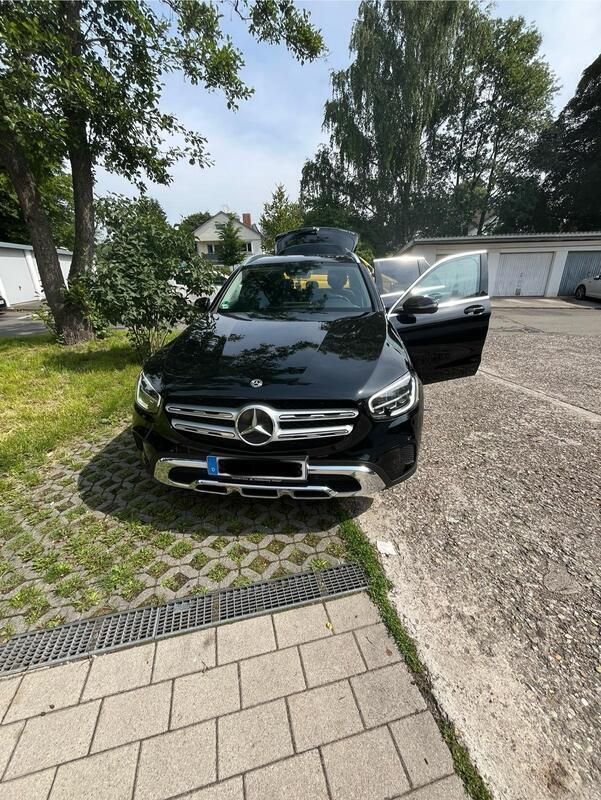 Schwarz Gebraucht 2020 Mercedes GLC220 SUV | 32.900 € (Fairer Preis) - Bild 1/4