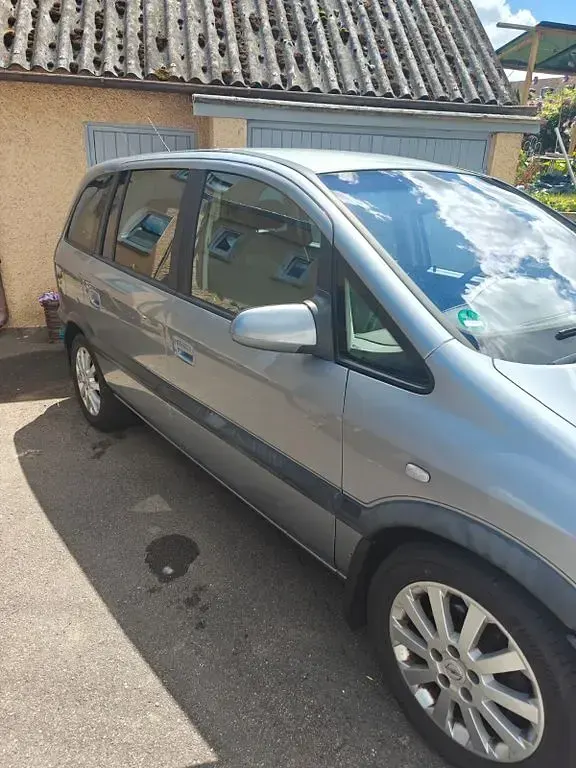 Gebraucht Opel Zafira 147 PS (108 kW) 2003 Silber Van / Kleinbus