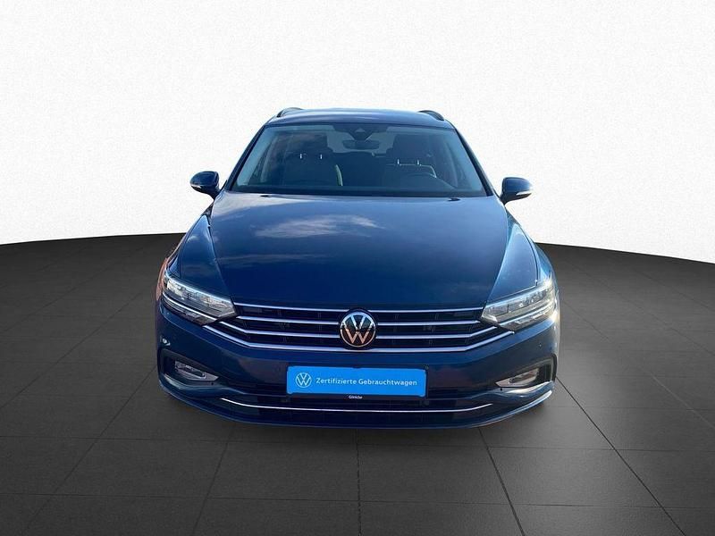 Gebraucht VW Passat Business 150 PS (110 kW) 2023 Aquamarinblau metallic Kombi