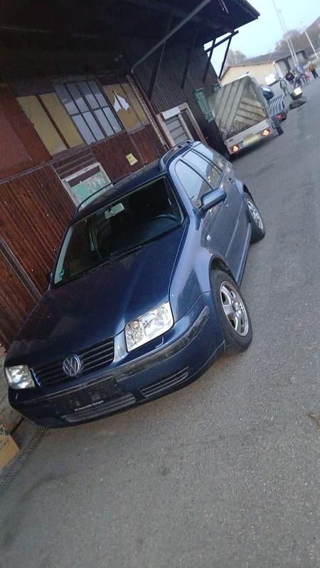 Gebraucht VW Bora 115 PS (84 kW) 2001 Blau Kombi