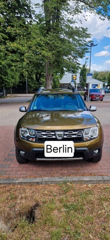 Grün Gebraucht 2016 Dacia Duster Urban Explorer SUV | 9.400 € (Fairer Preis) - Bild 1/4