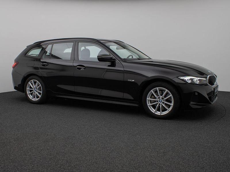 Gebraucht BMW 330e Shadowline 292 PS (214 kW) 2023 Schwarz Kombi