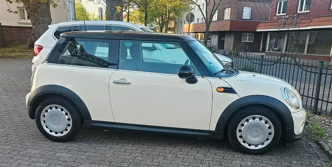 Usata Mini Cooper 75 CV (55 kW) 2010 Beige Utilitaria