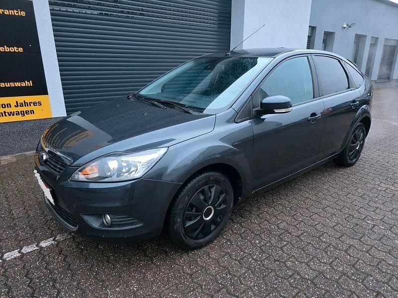 Grau Gebraucht 2008 Ford Focus Limousine | 2.499 € (Guter Preis) - Bild 1/4