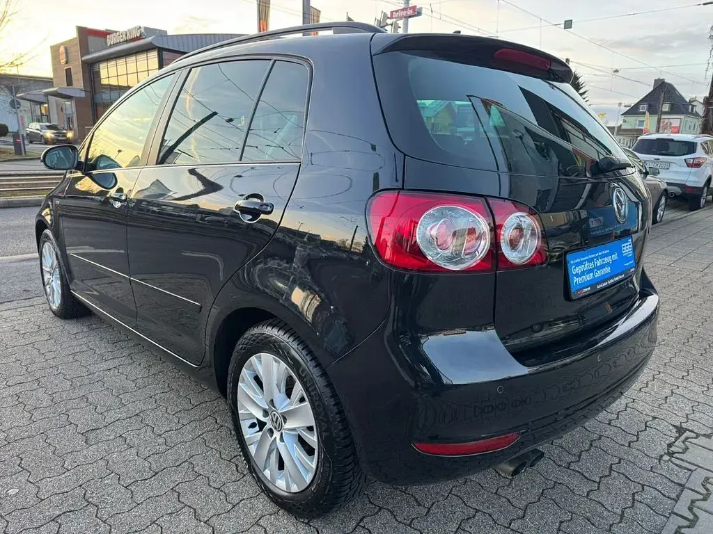 Gebraucht VW Golf VII Life 140 PS (102 kW) 2013 Schwarz Limousine