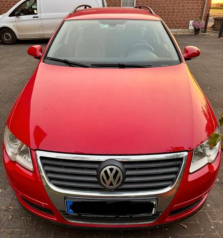 Rot Gebraucht 2006 VW Passat Kombi | 1.900 € (Fairer Preis) - Bild 1/4