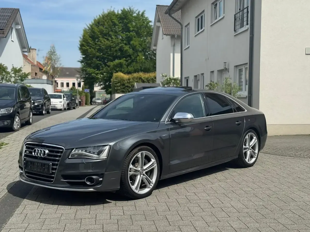 Gebraucht Audi S8 Ambiente 520 PS (382 kW) 2013 Grau Limousine