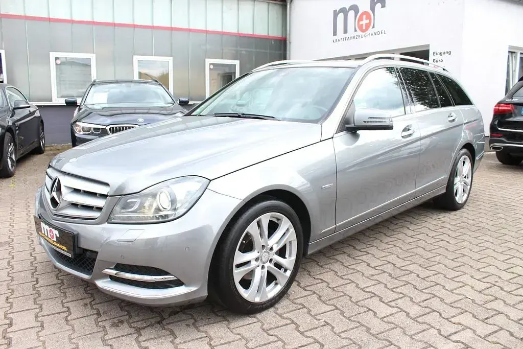 Gebraucht Mercedes C180 156 PS (114 kW) 2011 Grau Limousine