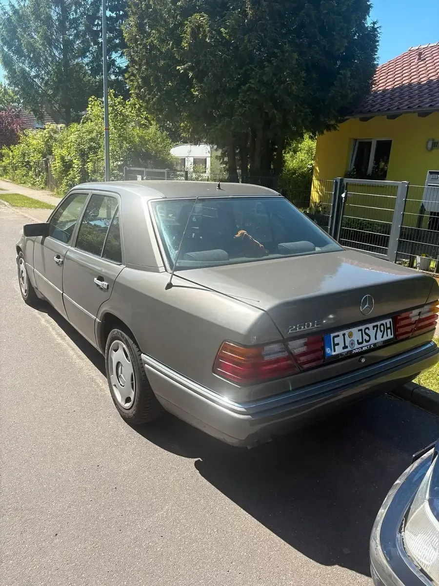 Gebraucht Mercedes E260 160 PS (117 kW) 1989 Limousine