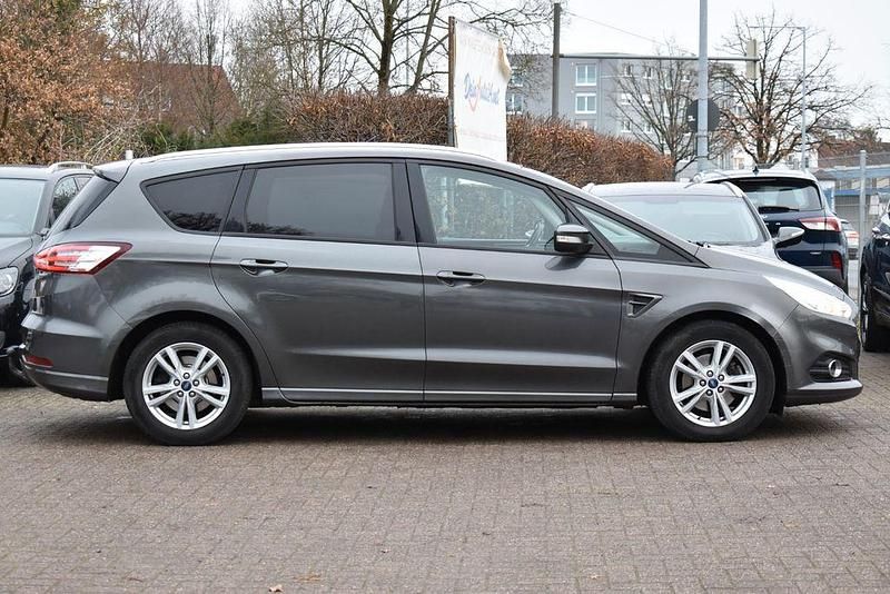 Gebraucht Ford S-MAX Business Edition 150 PS (110 kW) 2018 Grau Van / Kleinbus