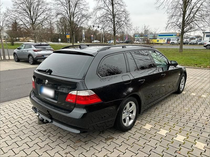 Gebraucht BMW 523 192 PS (141 kW) 2007 Schwarz Kombi