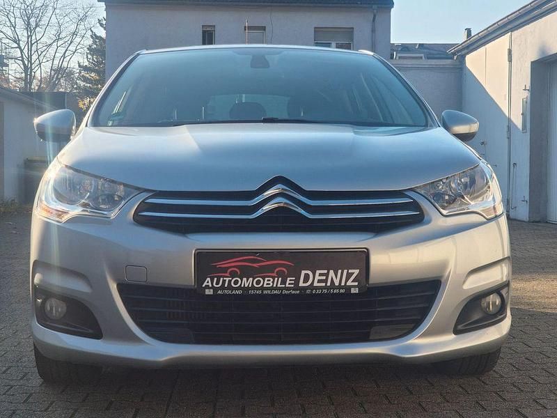 Grau Gebraucht 2011 Citroën C4 Tendance Limousine | 5.649 € (Guter Preis) - Bild 1/4