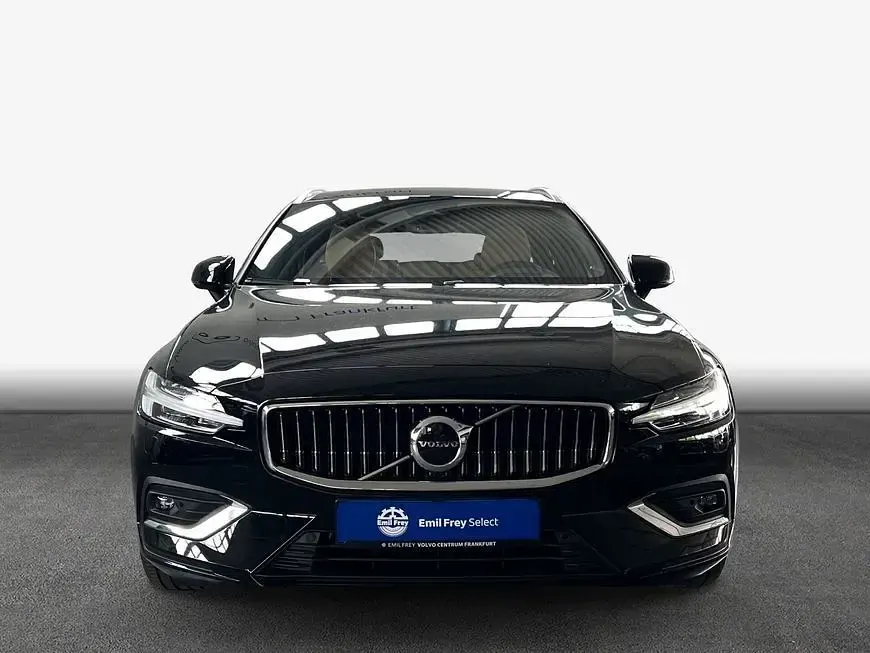 Gebraucht Volvo V60 Plus 197 PS (144 kW) 2023 Onyx black Kombi