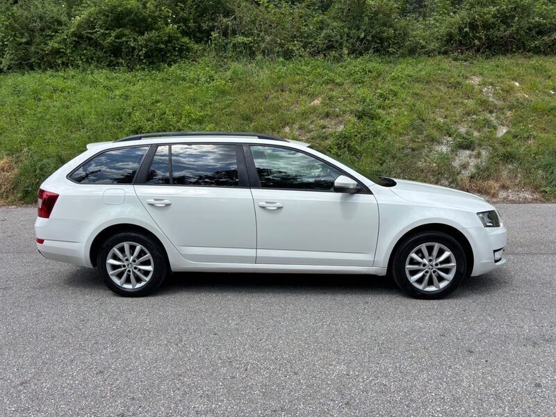Gebraucht Skoda Octavia Ambition 150 PS (110 kW) 2013 Weiß Kombi