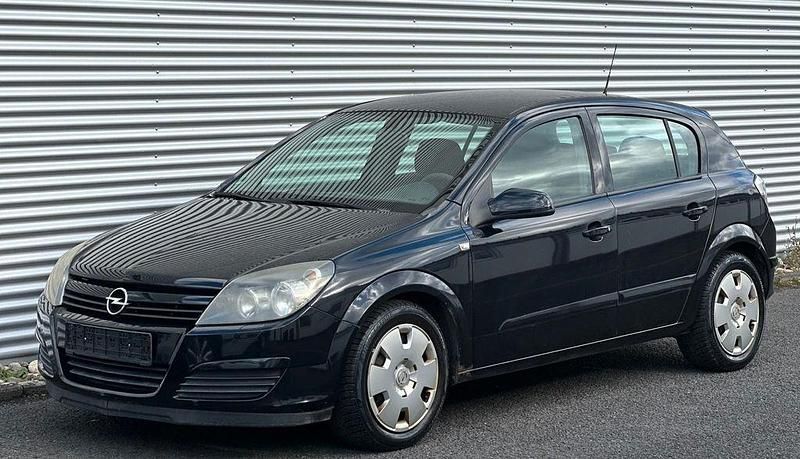 Schwarz Gebraucht 2005 Opel Astra Edition Limousine | 900 € (Superpreis) - Bild 1/4